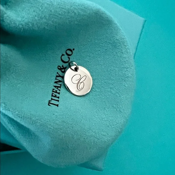 100% Authentic Tiffany&Co NOTES charm “ C” - new - Picture 1 of 2